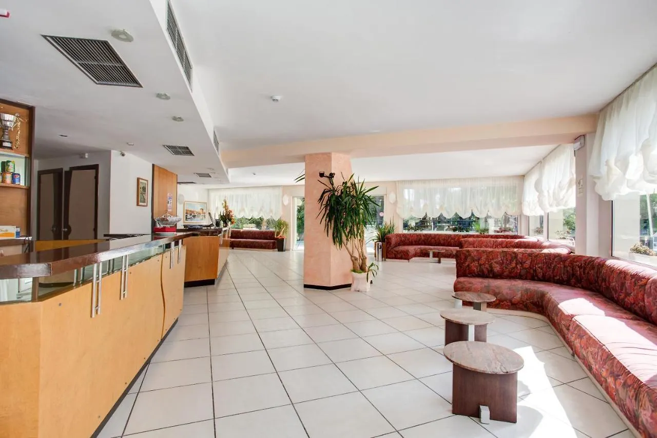 קרביה Hotel Everest